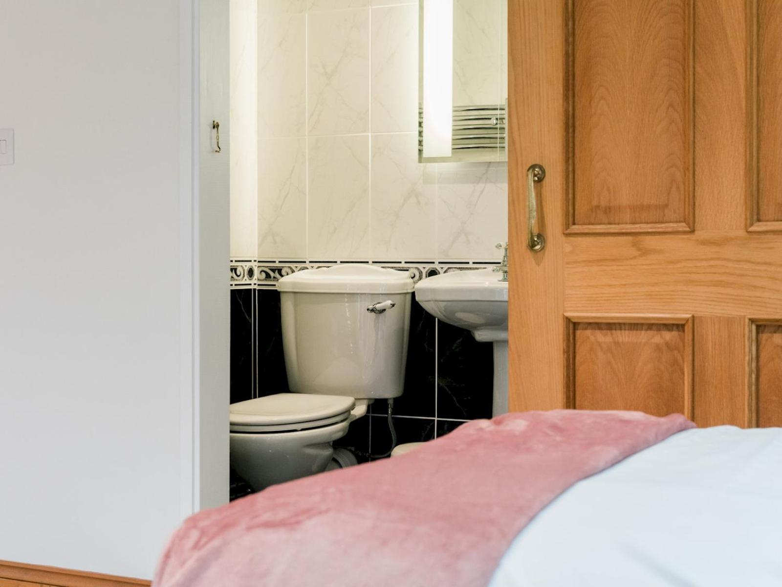 Pass The Keys Peaceful & Coastal 2 Bedroom Cottage كارديغين المظهر الخارجي الصورة