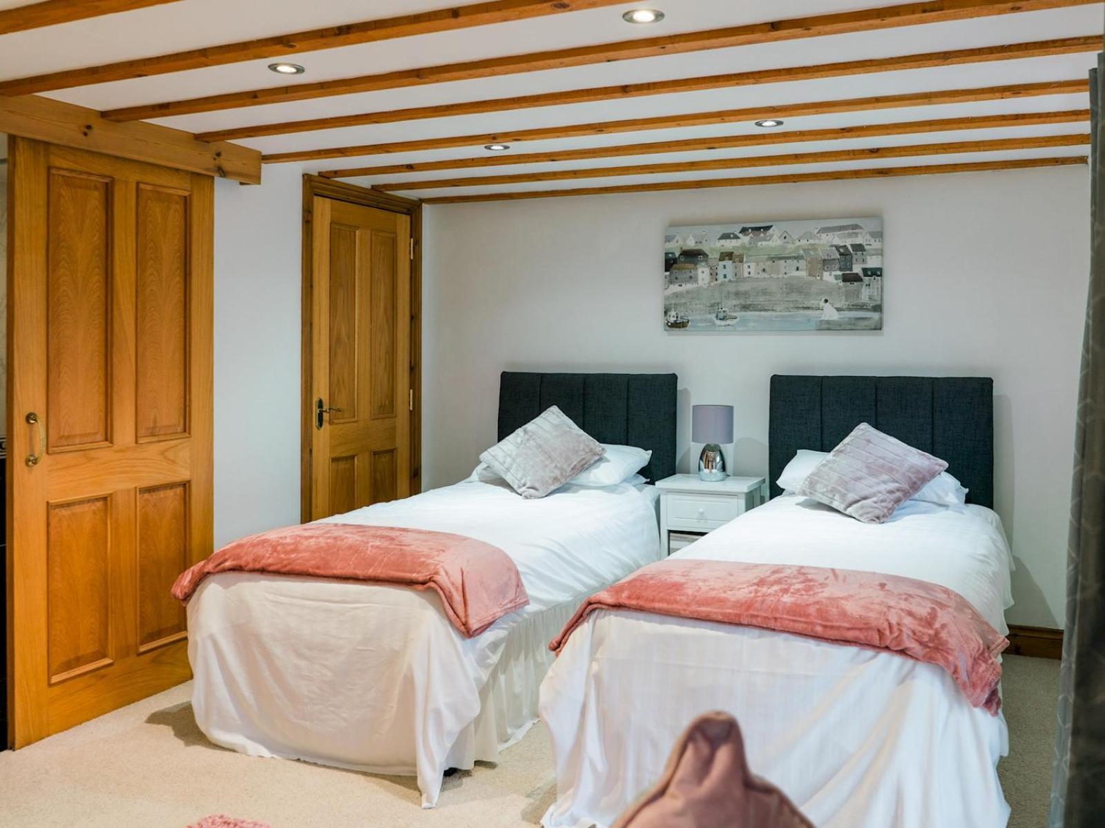 Pass The Keys Peaceful & Coastal 2 Bedroom Cottage كارديغين المظهر الخارجي الصورة